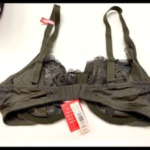 Beautiful Forrest Green Victoria Secret Bra